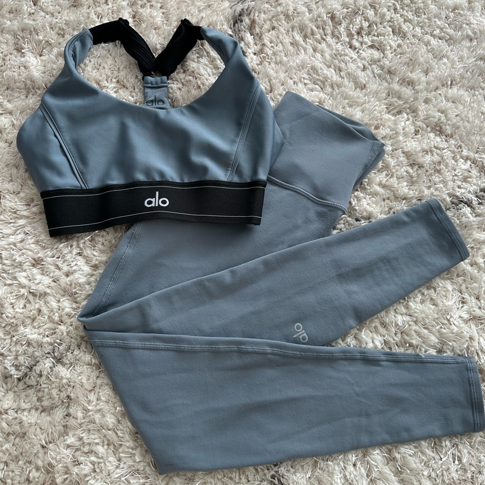 Alo Yoga 7/8 High-Waist Airbrush Legging and matching sports bra set